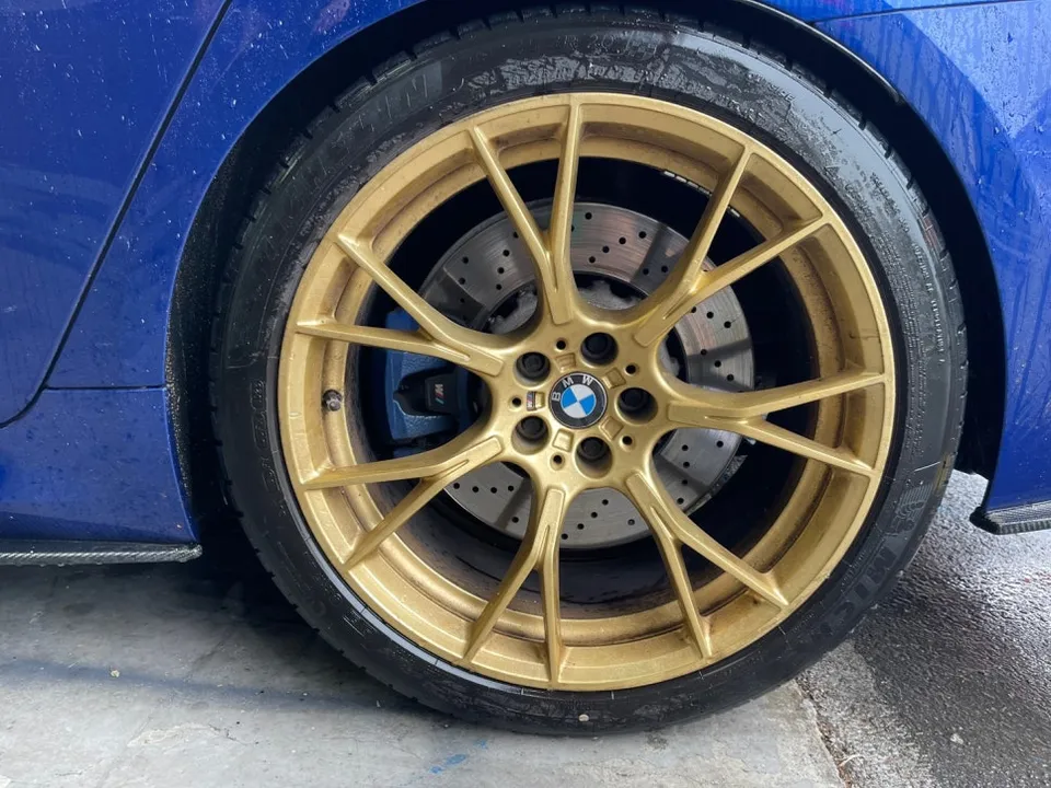 BMW M5 F90 wheel repair - BMW M5 F90 Wheel Repair Review: Gloss Black Powder Coating photo 5