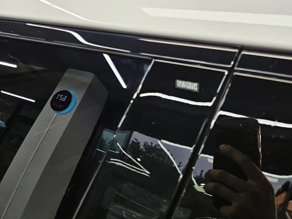 Hyundai Palisadeのカーラッピング事例 施工写真 3-2