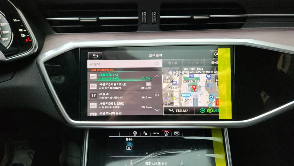 Audi A6 C8のドラレコ取付事例|費用目安・仕上がり 施工写真 1-3