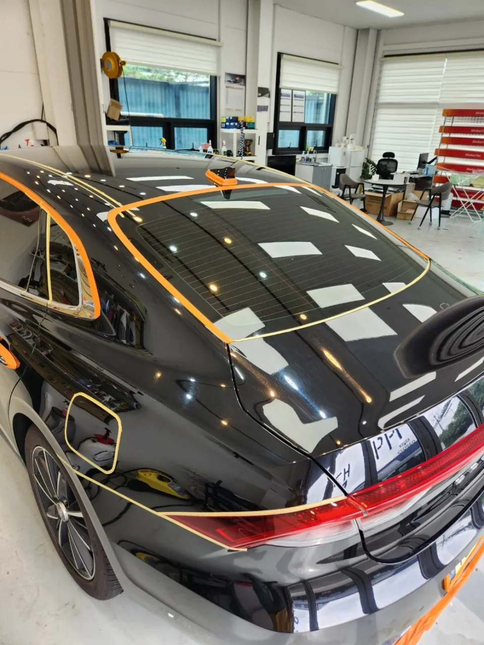 Hyundai Azeraのカーフィルム施工事例｜費用目安・仕上がり 施工写真 3-3