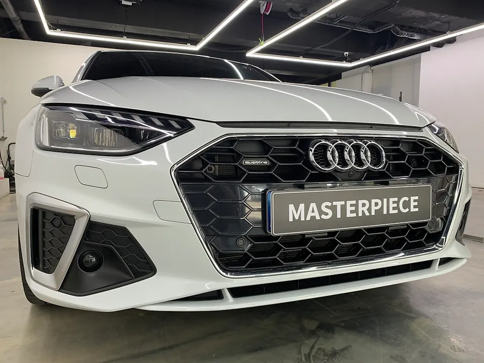 Audi A4のカーラッピング事例｜ブラックパックで印象激変 施工写真 3-1