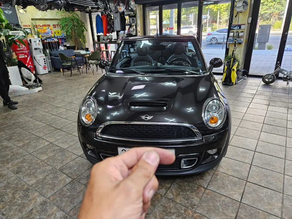 BMW MINI Cooper ambient lighting installation result