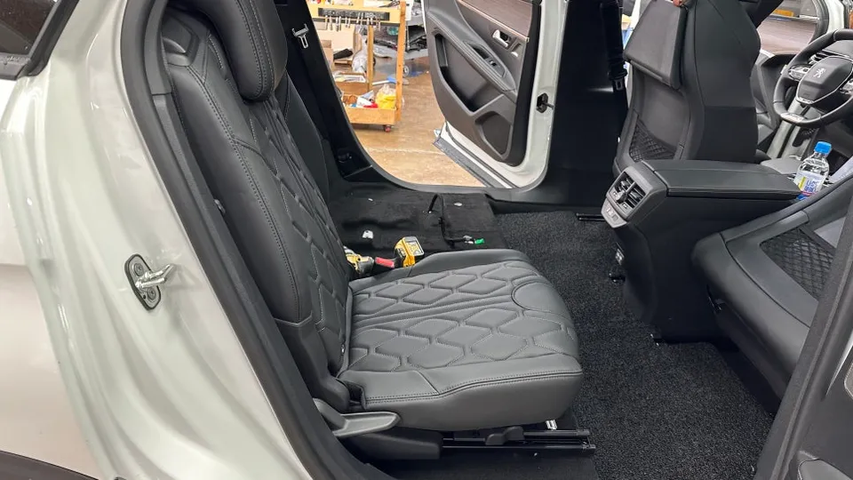 Peugeot 5008 seat ventilation - Peugeot 5008 Heated Seats Review — Cost & Install photo 3