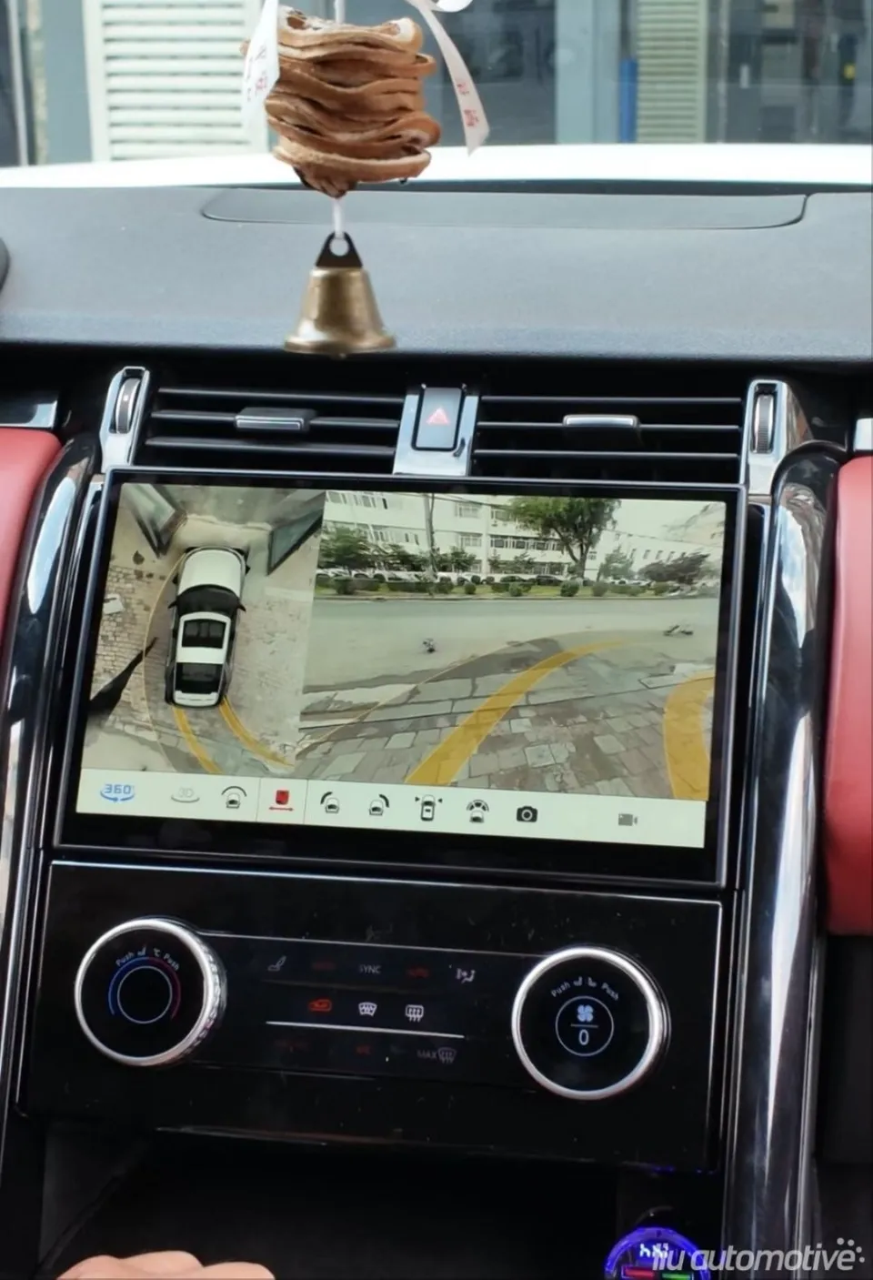 Land RoverのAndroid Auto・CarPlay取付事例 施工写真 3-1