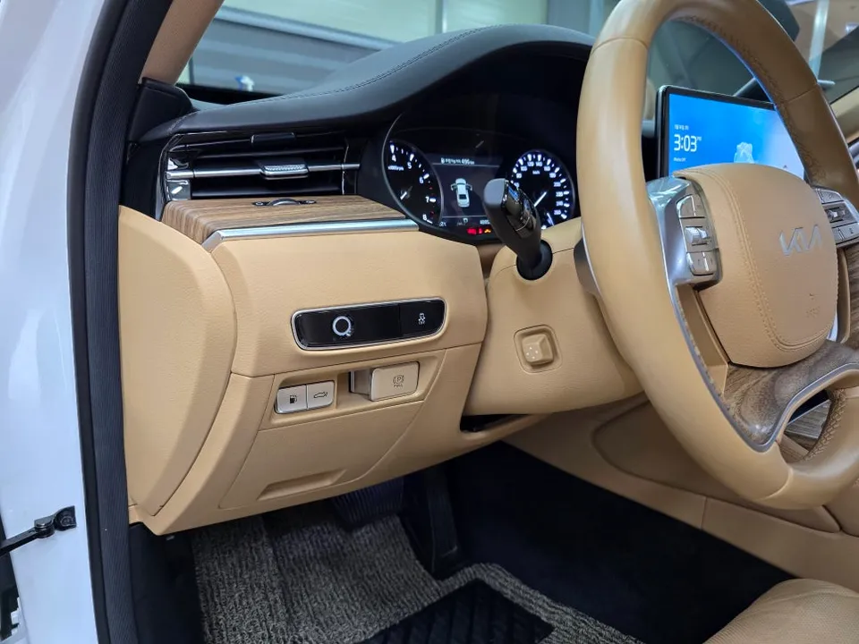 Kia K900 ambient lighting - Kia K900 Ambient Lighting Review: Enhanced Interior photo 5