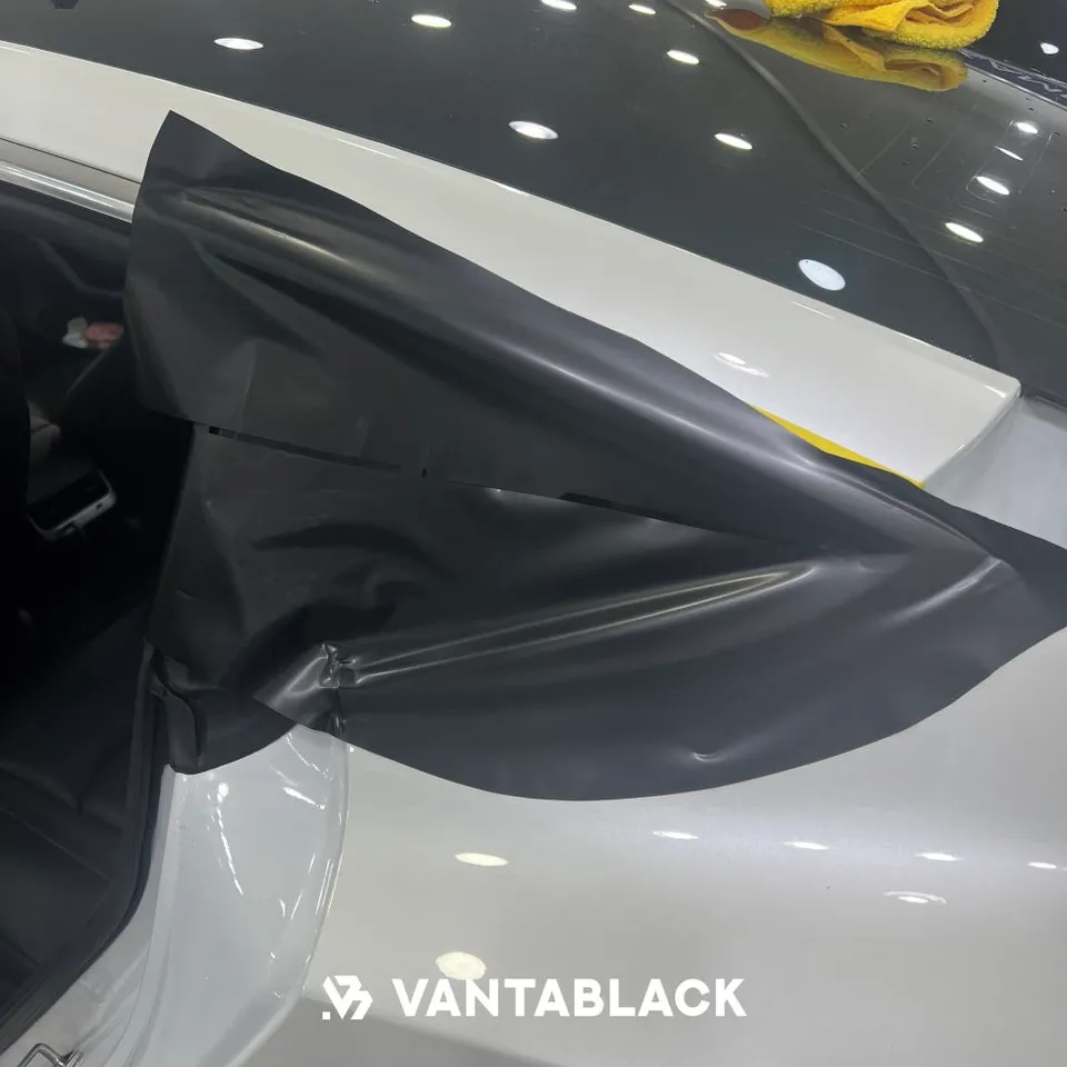 Tesla Model 3のカーラッピング事例:サテンブラック化 施工写真 3-2