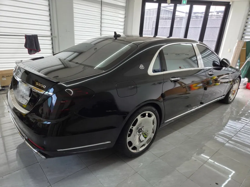 Mercedes-Benz Maybachのカーラッピング事例|費用目安・仕上がり 施工写真 3-2
