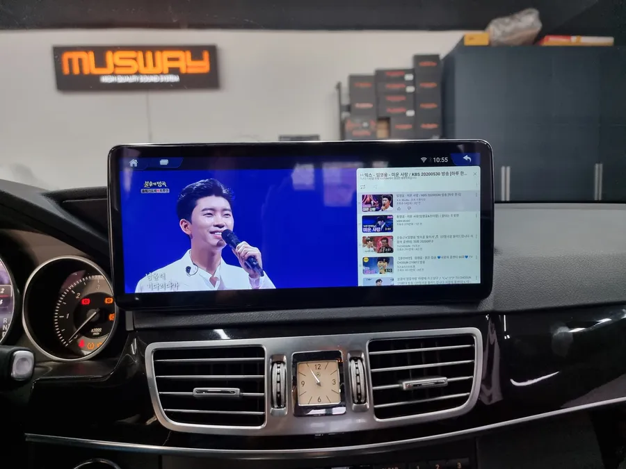 Mercedes-Benz E-Class W213のAndroid Auto・CarPlay取付事例 施工写真 4-2