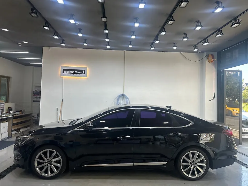Hyundai Aslanのカーフィルム施工事例｜費用目安・仕上がり 施工写真 2-1