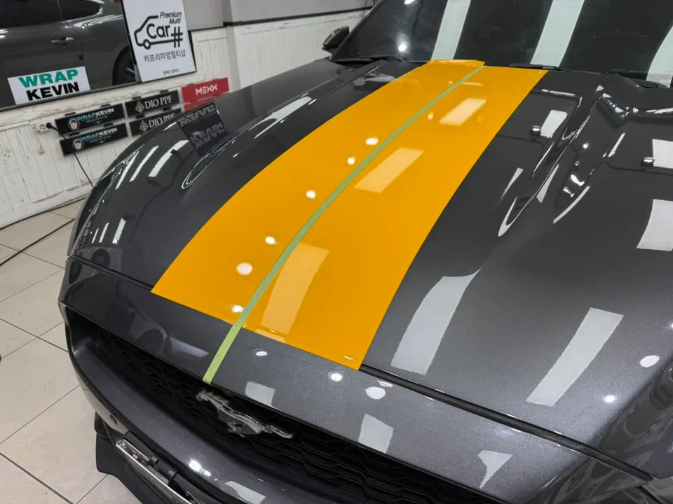 Ford Mustangのカーラッピング事例|費用目安・仕上がり 施工写真 3-1