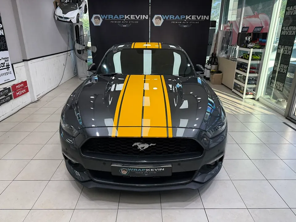 Ford Mustangのカーラッピング事例|費用目安・仕上がり 施工写真 3-3