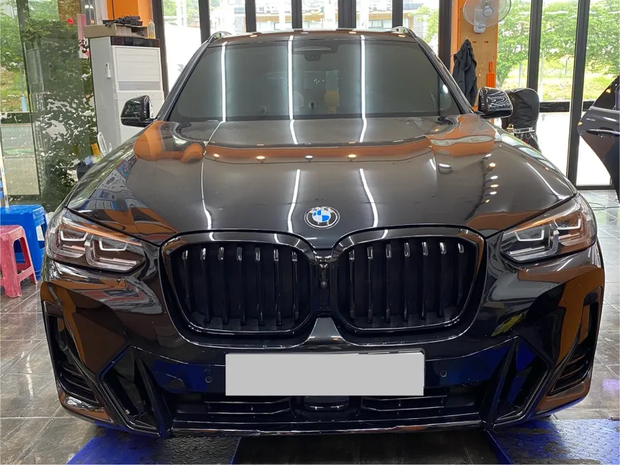 BMW X3のカーフィルム施工事例|断熱・UVカット効果 施工写真 3-2