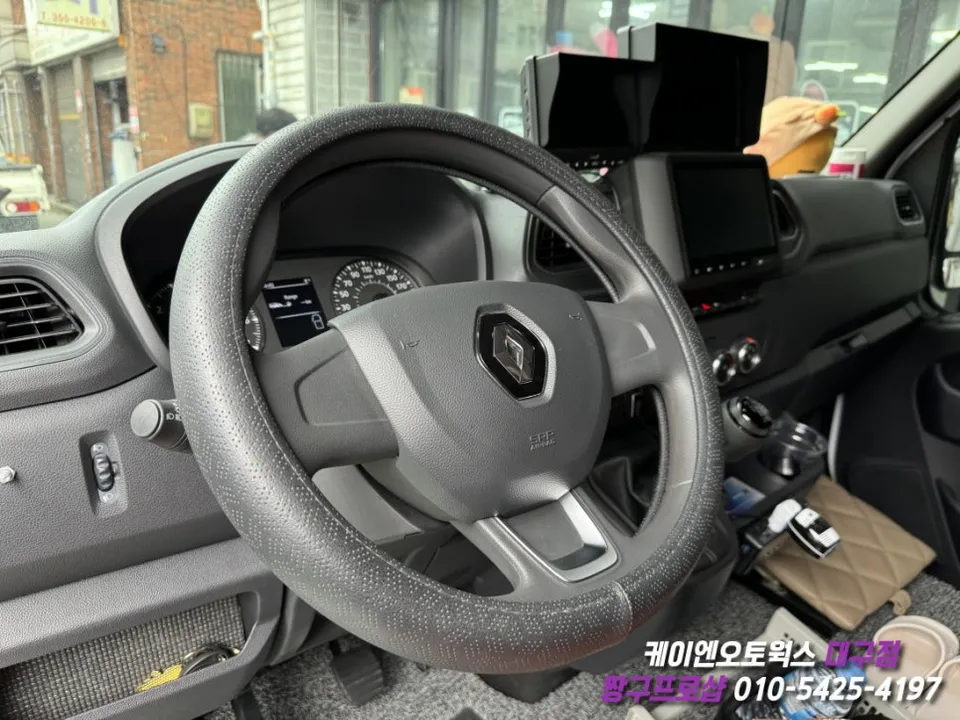 Renault Master oem options - Renault Master OEM Options Review: Cruise Control & Cluster photo 4