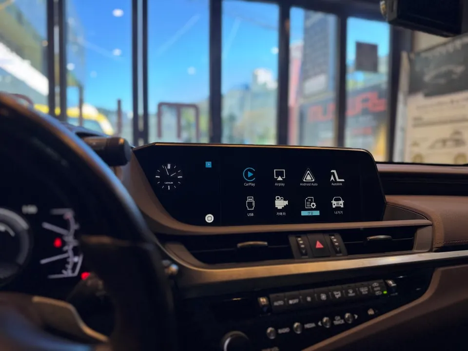 Lexus ES300H android system - Lexus ES300H Android Auto Upgrade Review — Seamless Infotainment photo 4