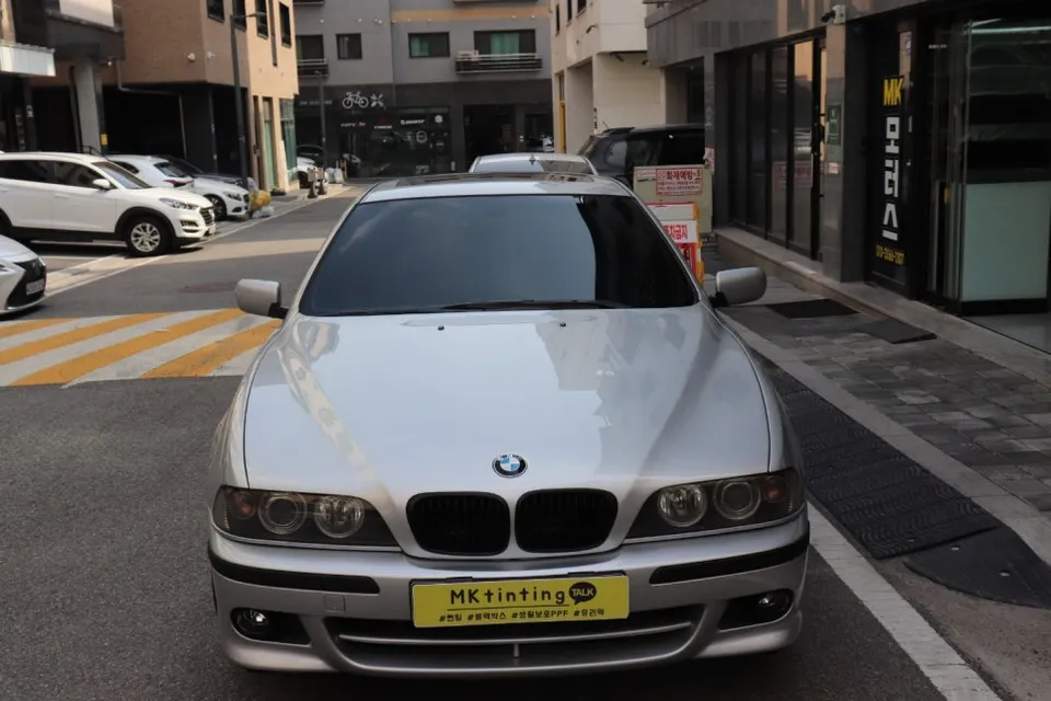 BMW 5 Seriesのカーフィルム施工事例｜費用目安・仕上がり 施工写真 3-3