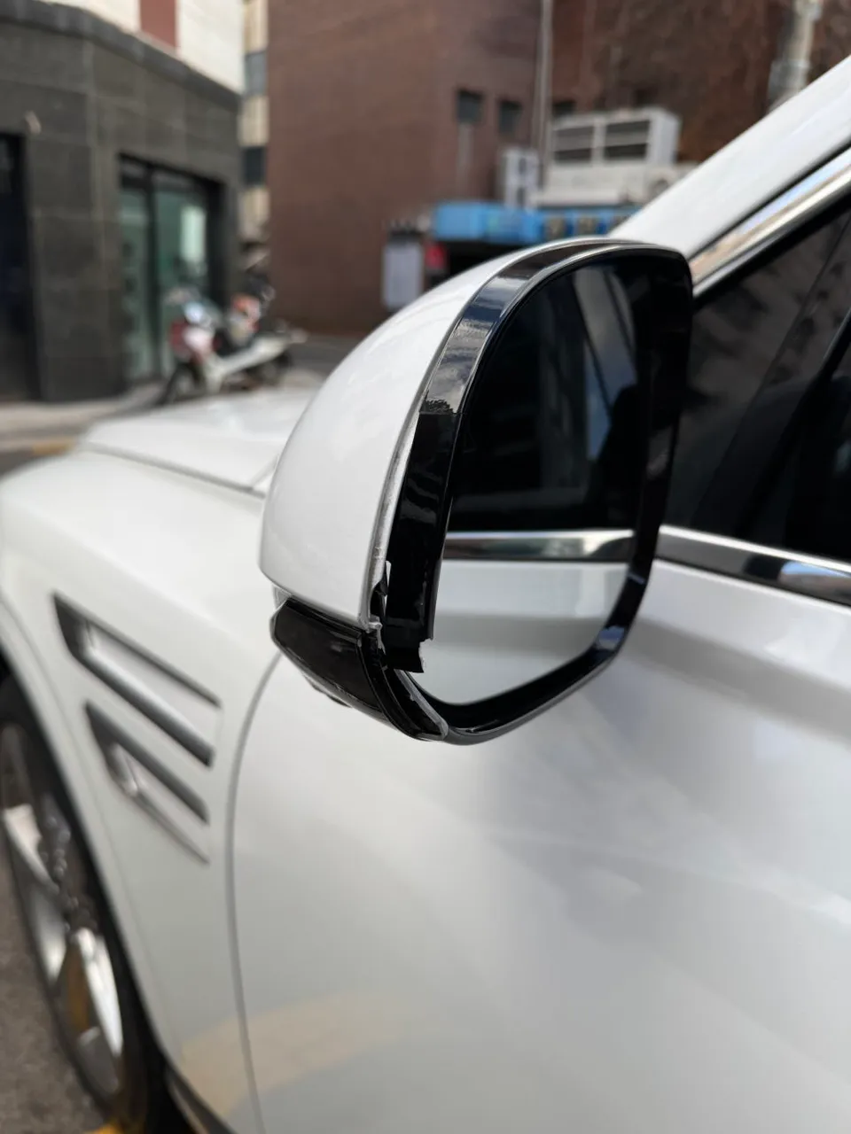 Genesis GV80 body repair - Genesis GV80 Side Mirror Housing Repair - Same-Day Fix photo 4
