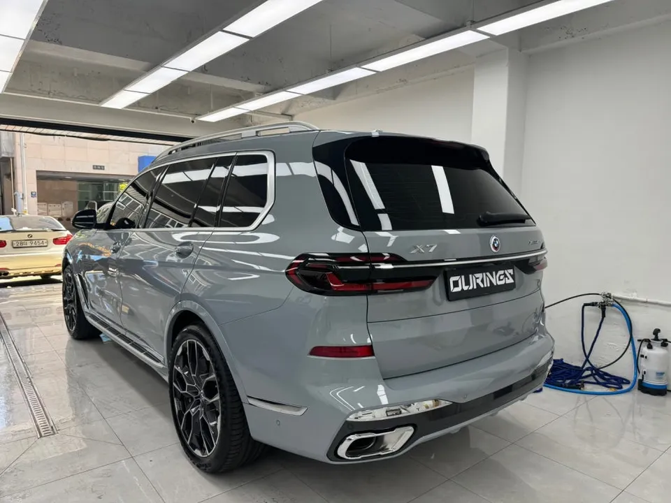 BMW X7のカーラッピング事例|クローム除去とグリル交換 施工写真 2-1