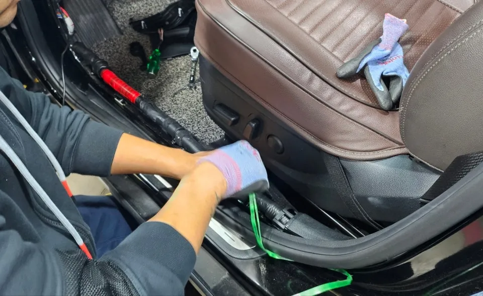 Hyundai Azera dash cam - Hyundai Azera Dash Cam Installation Review — Cost & Results photo 4