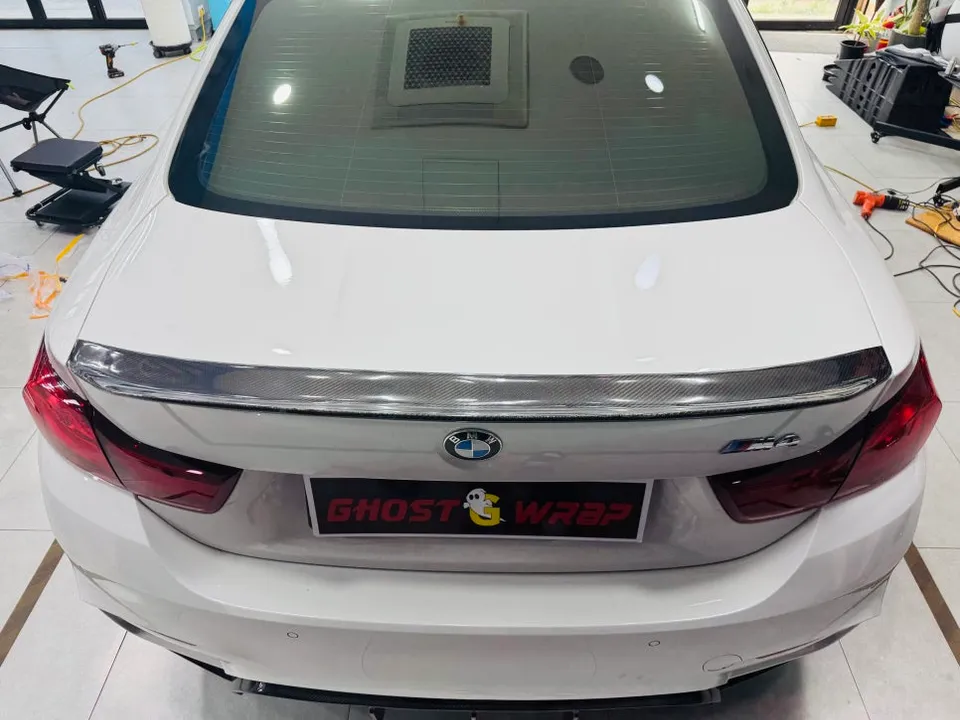 BMW M4のカーラッピング事例｜費用目安・仕上がり 施工写真 2-2