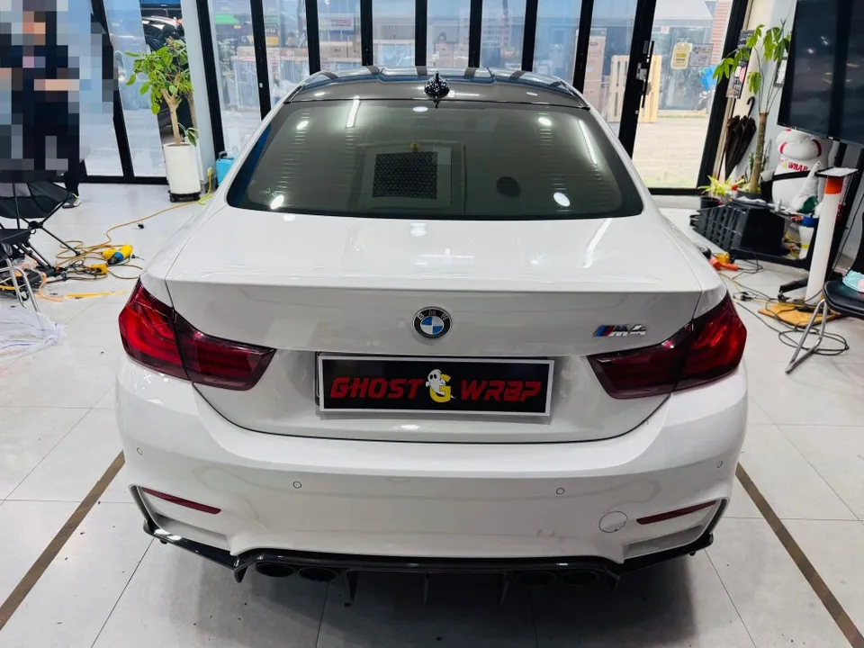 BMW M4のカーラッピング事例｜費用目安・仕上がり 施工写真 3-2