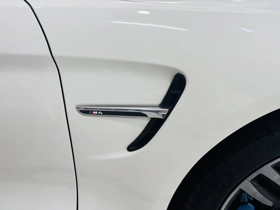 BMW M4のカーラッピング事例｜費用目安・仕上がり 施工写真 1-3