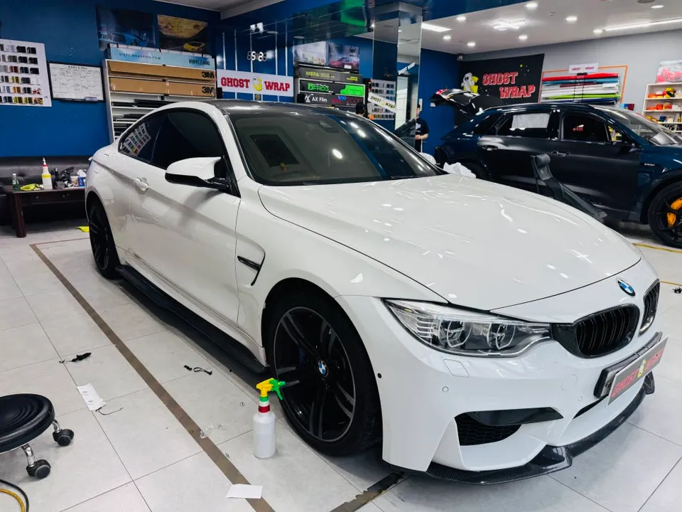 BMW M4のカーラッピング事例｜費用目安・仕上がり 施工写真 3-3