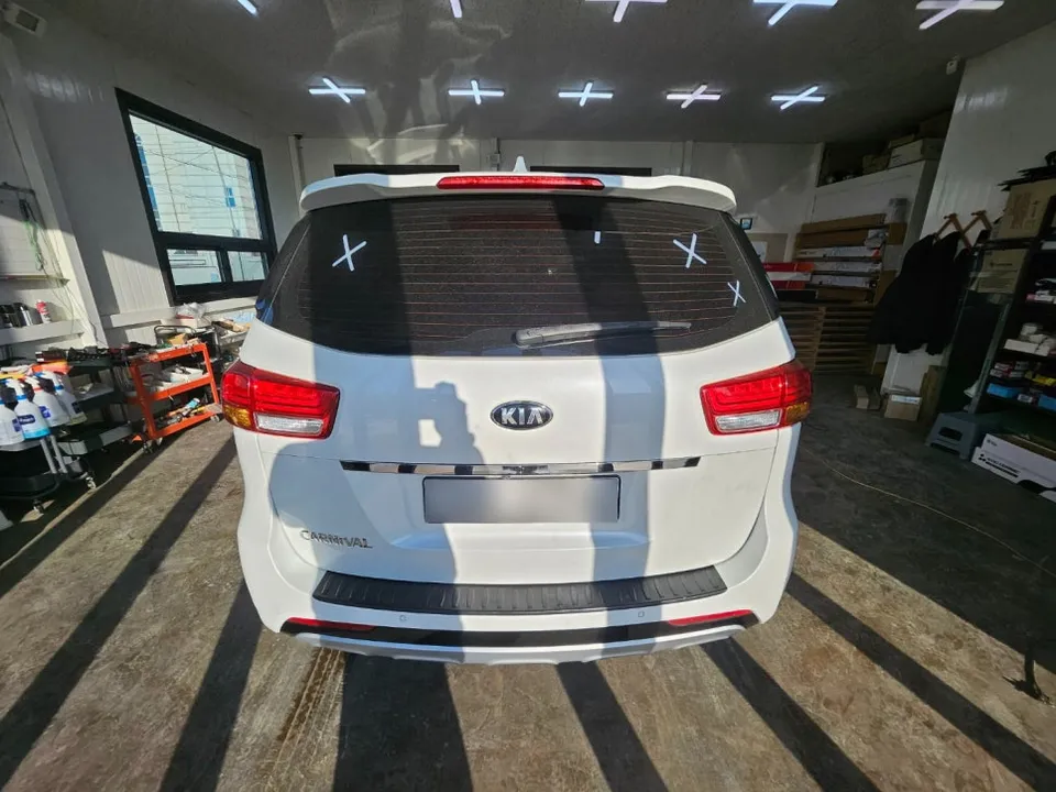 Kia Carnival OEM Options Review: Factory Upgrade Cost photo 1