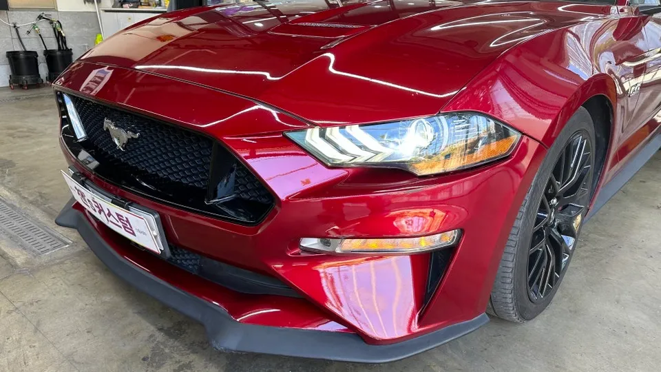 Ford Mustangのカーラッピング事例｜クールグレーへのカスタム 施工写真 3-3