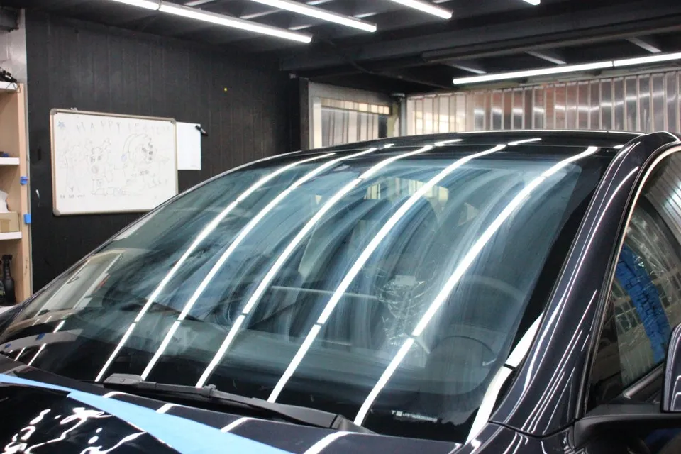 Tesla Model Yのカーフィルム施工事例|費用目安・仕上がり 施工写真 2-1