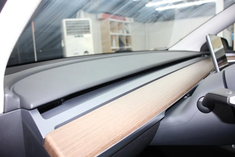 Tesla Model Yのカーフィルム施工事例|費用目安・仕上がり 施工写真 3-2