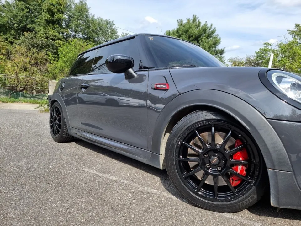MINI MINI Cooper Wheel Repair & Painting Review photo 2