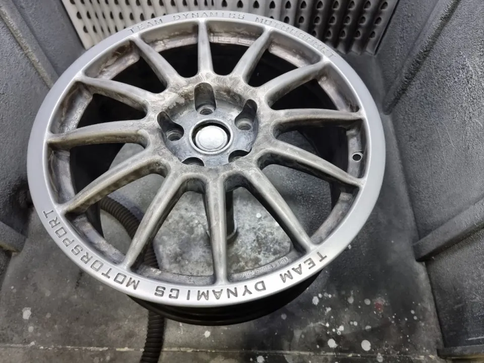 MINI MINI Cooperのホイールリペア・塗装事例 施工写真 2-2