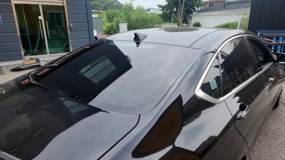 Genesis G80 カーフィルム施工事例|気泡発生の解決 施工写真 2-2