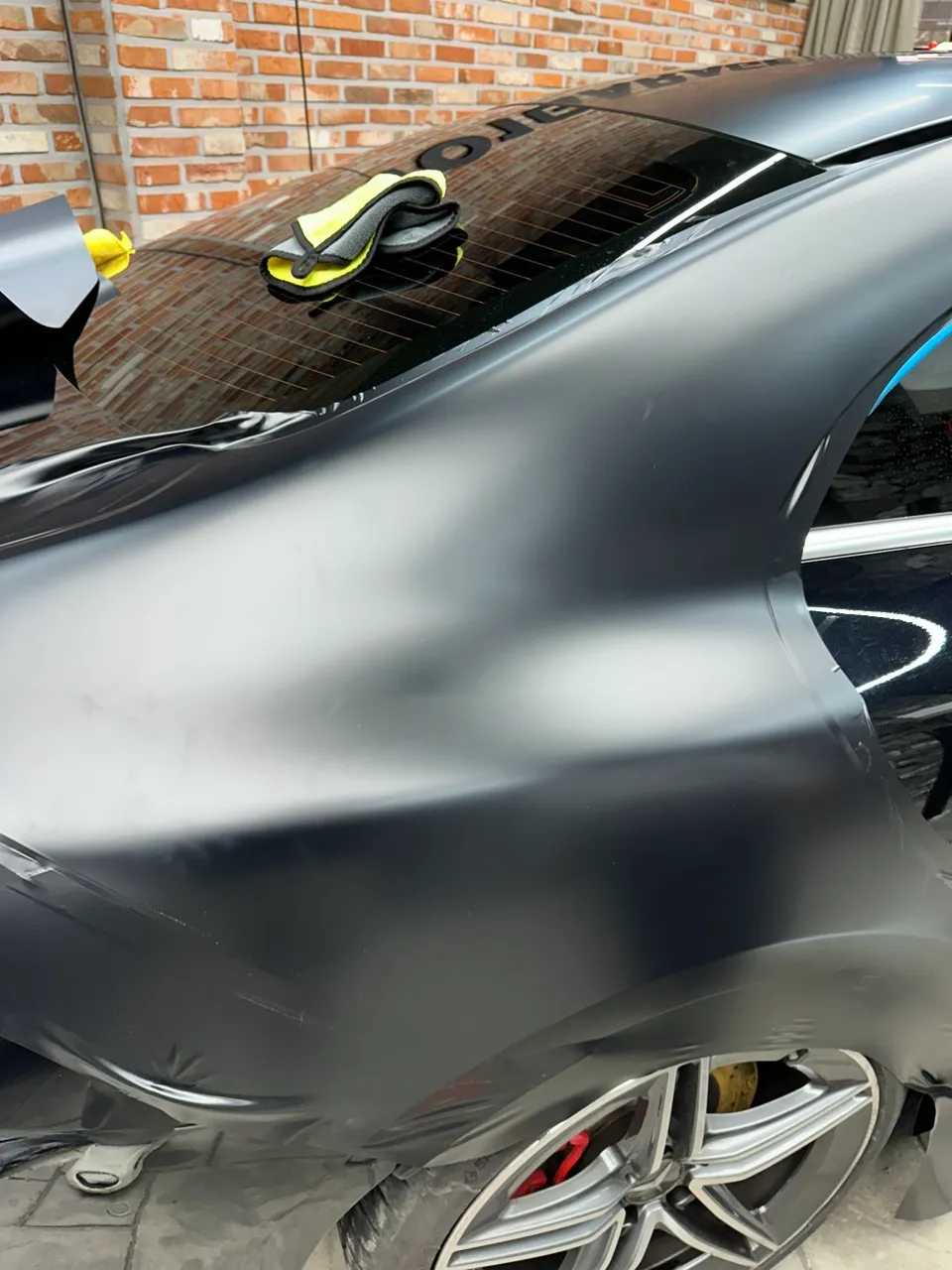 Mercedes-BenzのPPF施工事例 施工写真 3-2