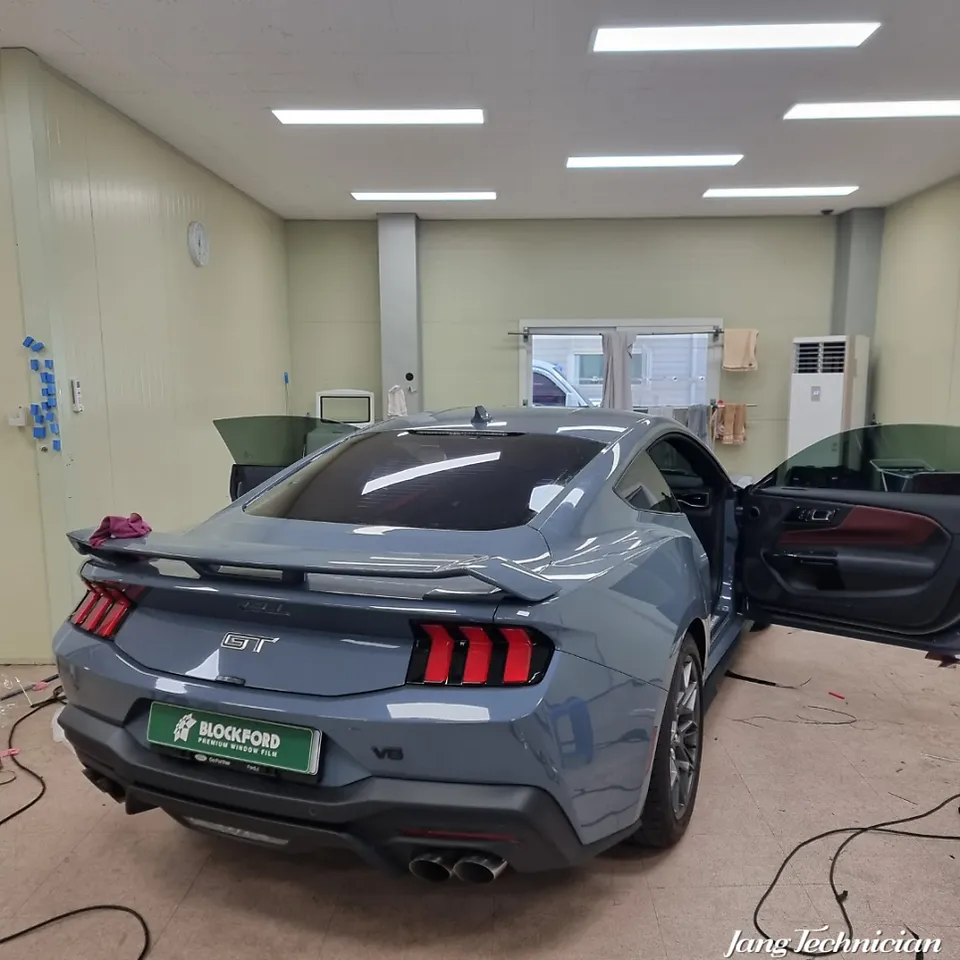Ford Mustang 7th Genのカーフィルム施工事例｜費用目安・仕上がり 施工写真 3-2