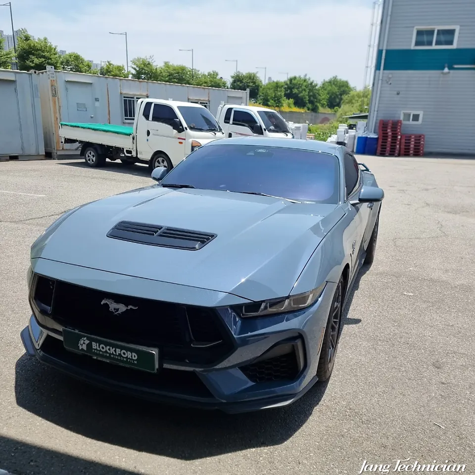 Ford Mustang 7th Genのカーフィルム施工事例｜費用目安・仕上がり 施工写真 3-3