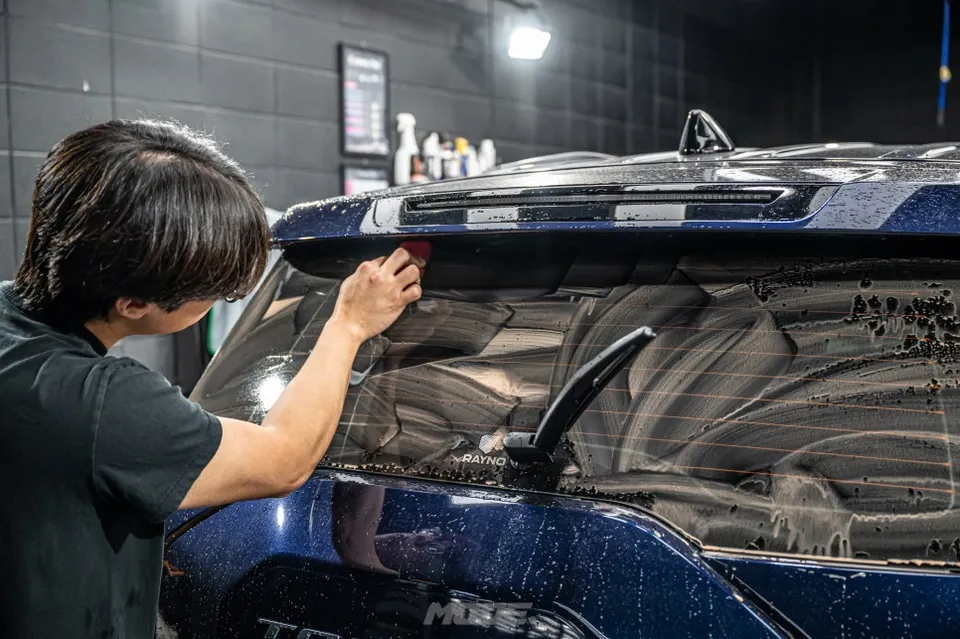 KG Mobility Torresのガラスコーティング事例|費用目安・仕上がり 施工写真 1-2