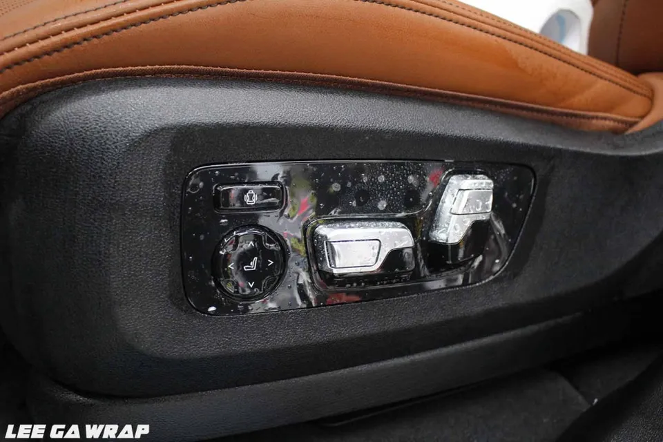 BMW X7のカーラッピング事例|クローム除去とPPF施工 施工写真 2-3