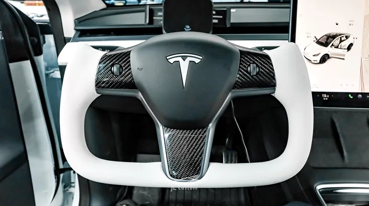 Tesla Model Y steering wheel - Tesla Model Y Steering Wheel Customization Review photo 6