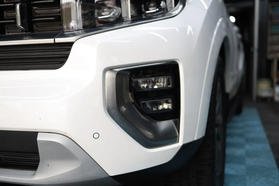 Kia Mohaveのカーラッピング事例｜クロームをブラック化 施工写真 5-1