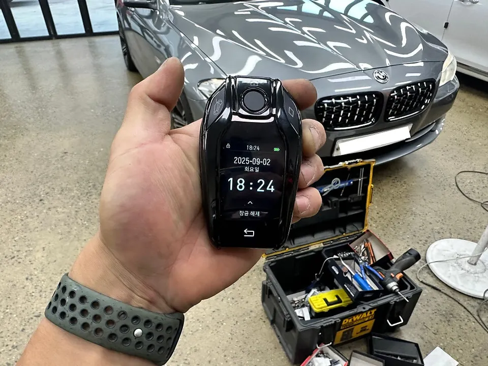 BMW 5 Series F10 oem options - BMW 5 Series F10 Remote Start & Display Key Upgrade Review photo 6