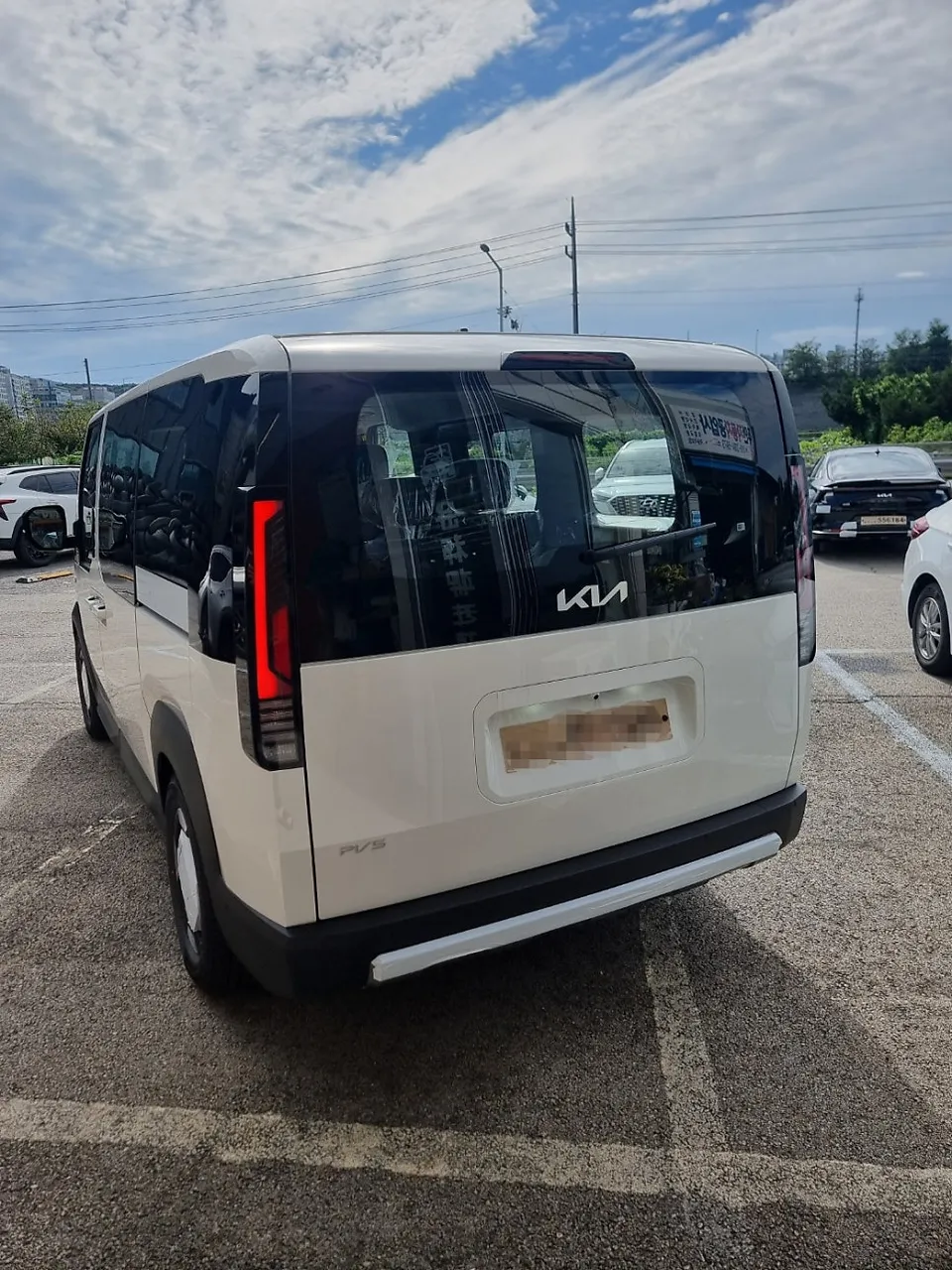 Kia Carnivalのカーフィルム施工事例｜費用目安と仕上がり 施工写真 4