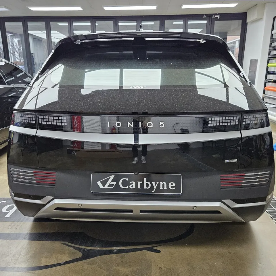Hyundai IONIQ 5 vinyl wrap - Hyundai IONIQ 5 Vinyl Wrap Review — Sporty All-Black Transformati photo 3