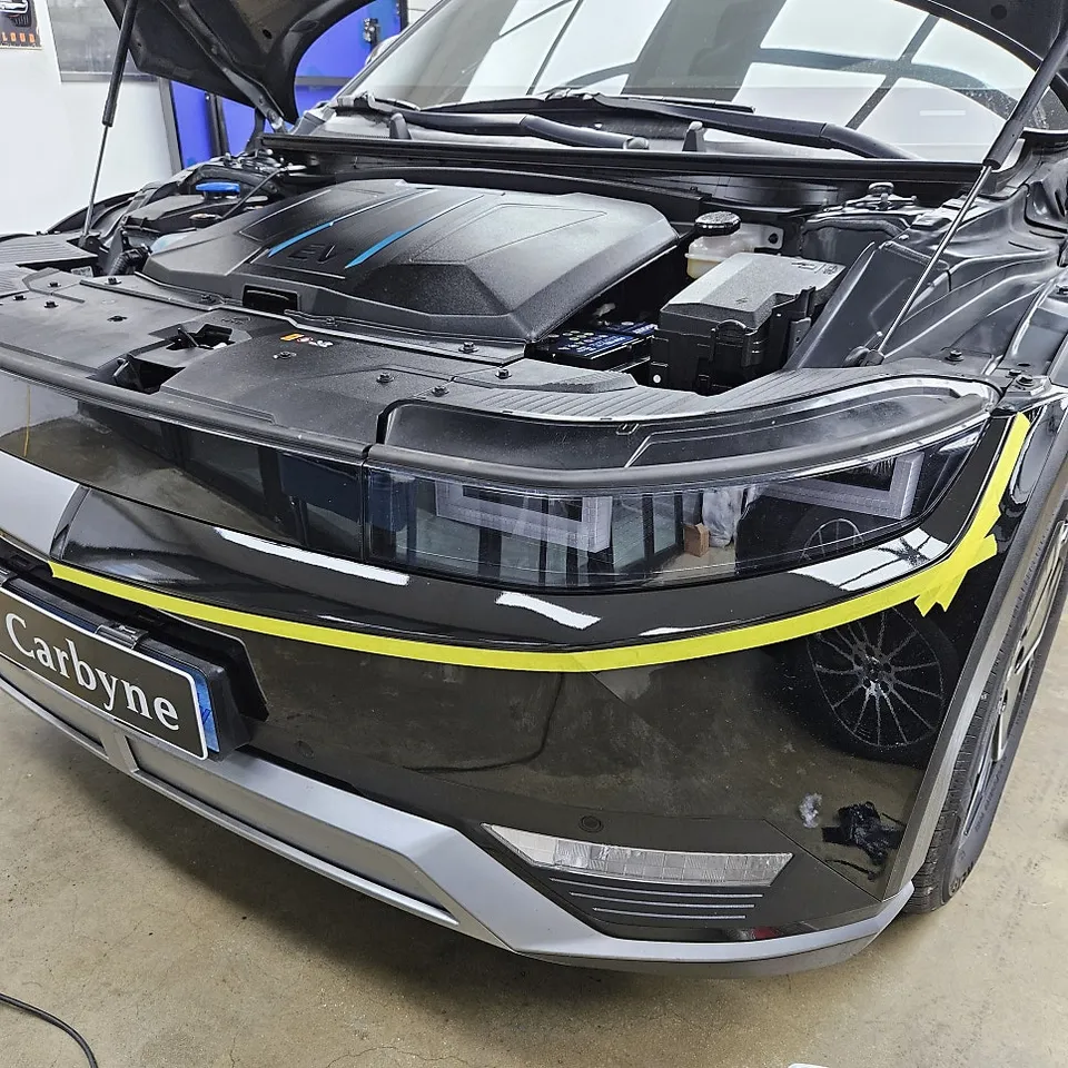 Hyundai IONIQ 5 vinyl wrap - Hyundai IONIQ 5 Vinyl Wrap Review — Sporty All-Black Transformati photo 5