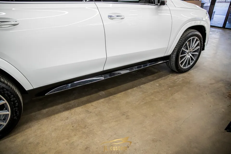 Mercedes-Benz GLS body kit - Mercedes-Benz GLS Electric Side Steps Review — Enhanced Access photo 5
