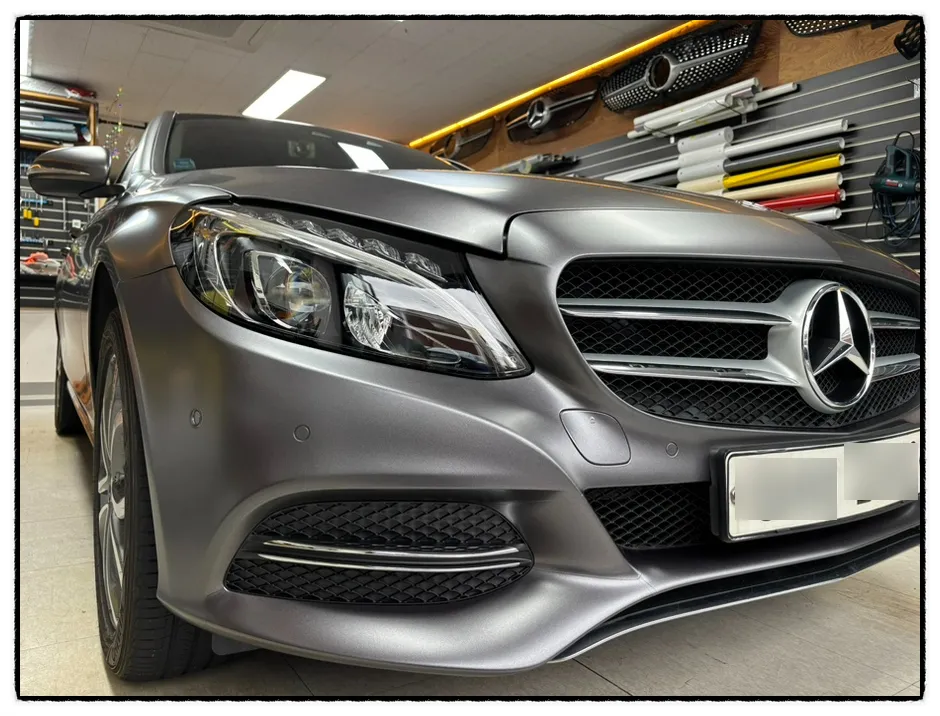 Mercedes-Benz C-Classのカーラッピング事例|費用目安・仕上がり 施工写真 3-2