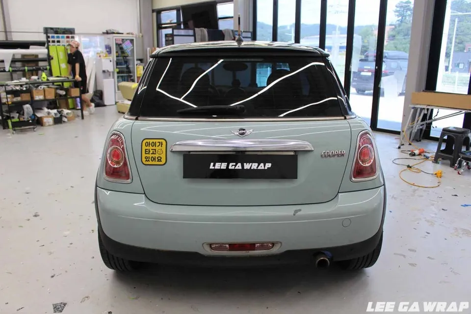 MINI MINI Cooperのカーラッピング事例|費用目安・仕上がり 施工写真 1-2