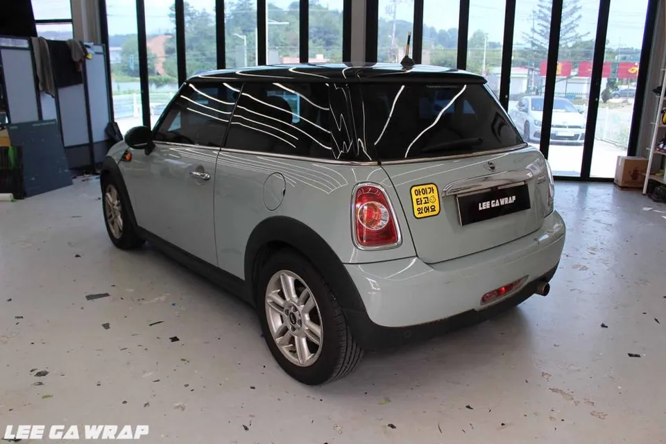 MINI MINI Cooperのカーラッピング事例|費用目安・仕上がり 施工写真 3-2