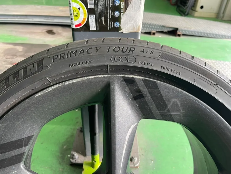 Genesis GV70 wheel caliper paint - Genesis GV70 Wheel & Caliper Paint Review — Flawless Finish photo 4