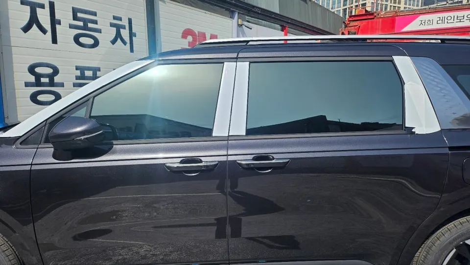 Kia Carnivalのドラレコ取付事例|費用目安と仕上がり 施工写真 2-2